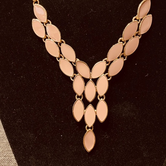 Gold and Pink Y-Shaped Necklace with Oval Elements - Picture 2 of 7